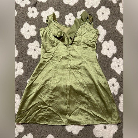 Princess Polly Green Mini - Picture 1 of 3